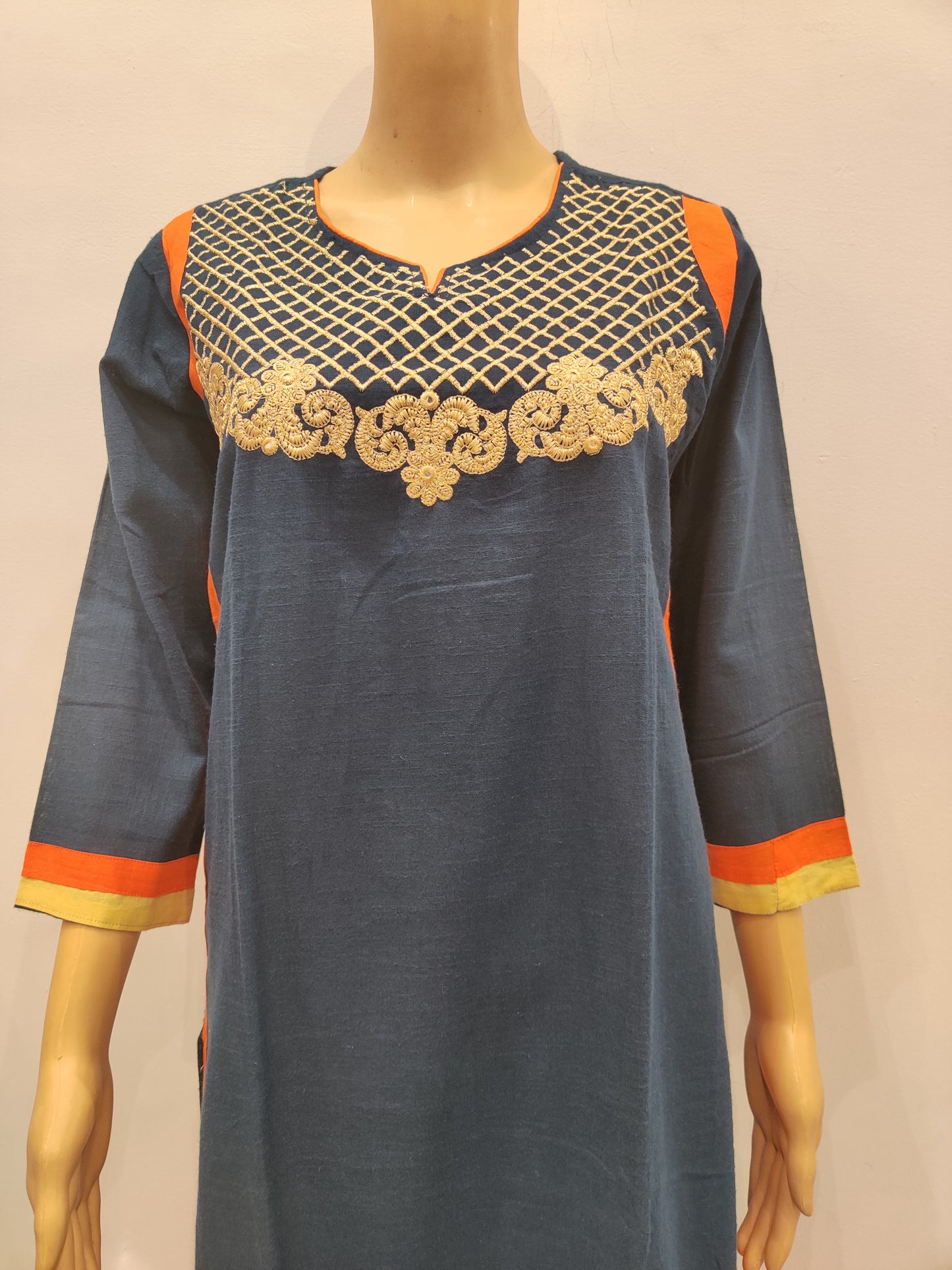 Dahlia Kurti
