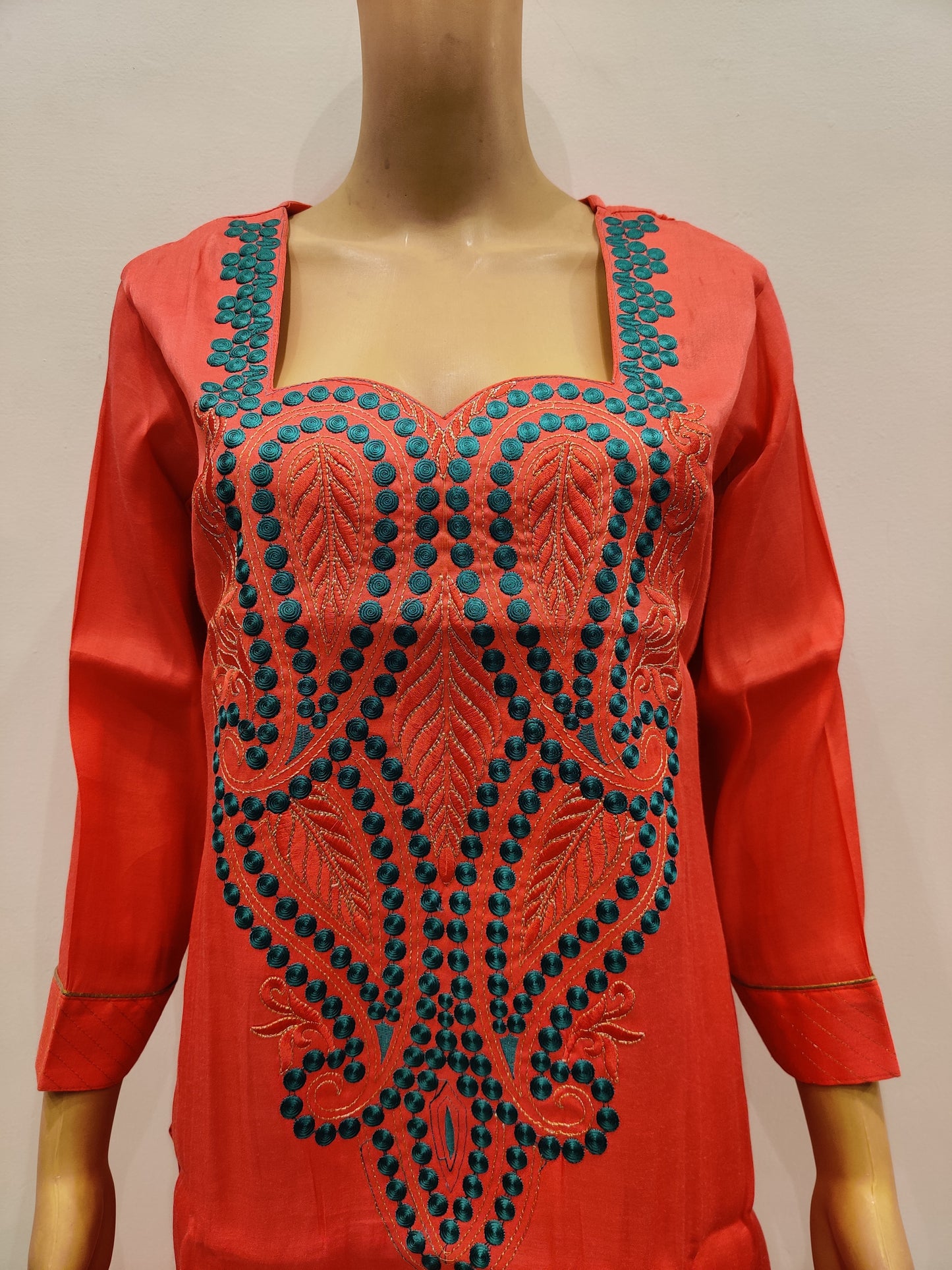 Gerbera Kurti