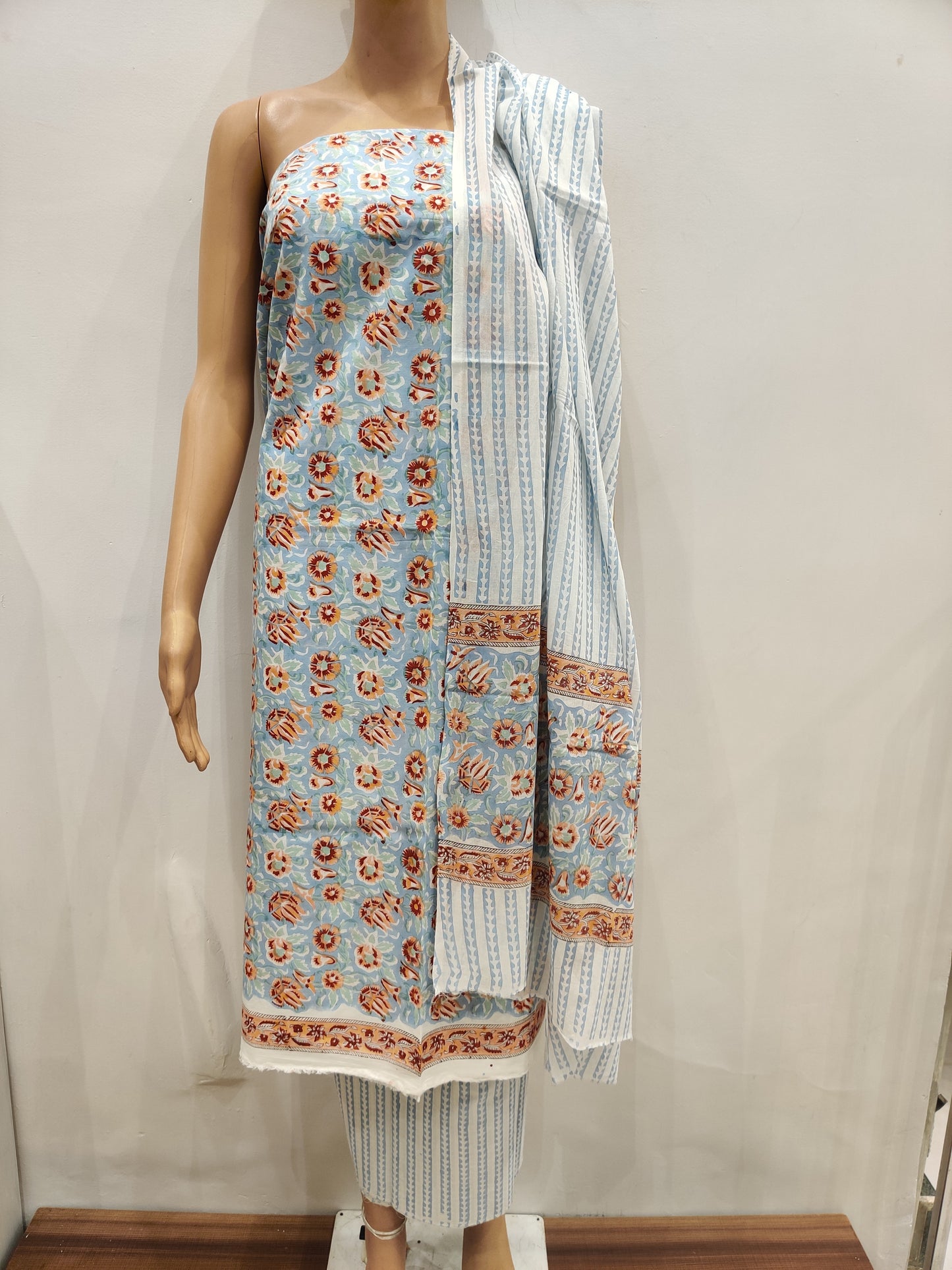 Spanish Cherry Unstitched set