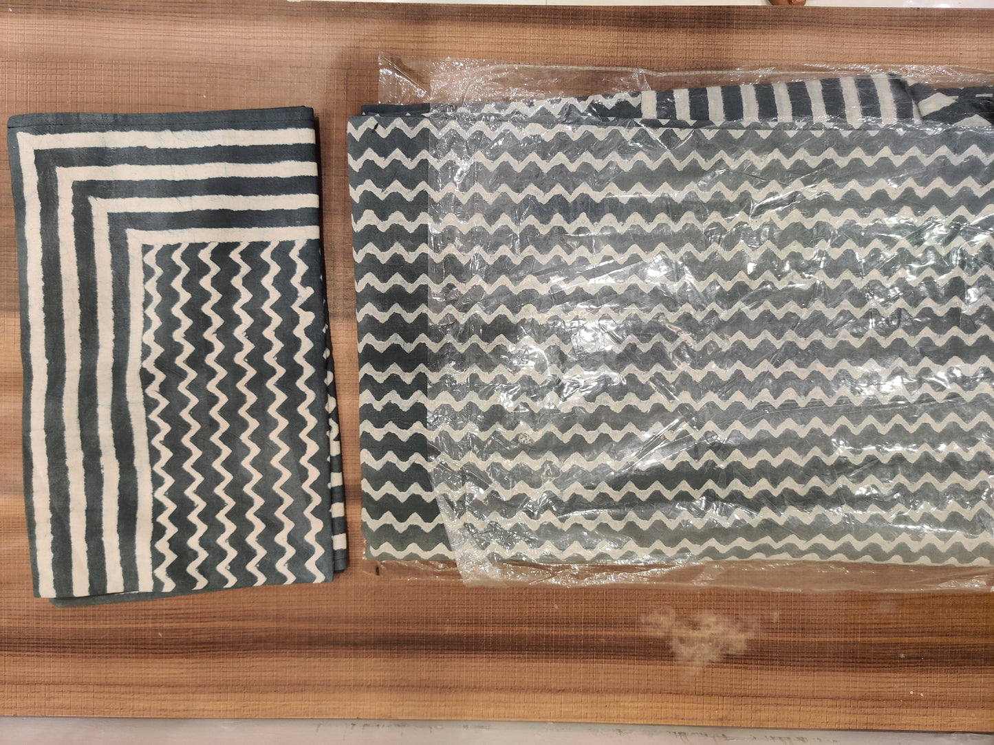 Allium Bedsheet with pillow covers