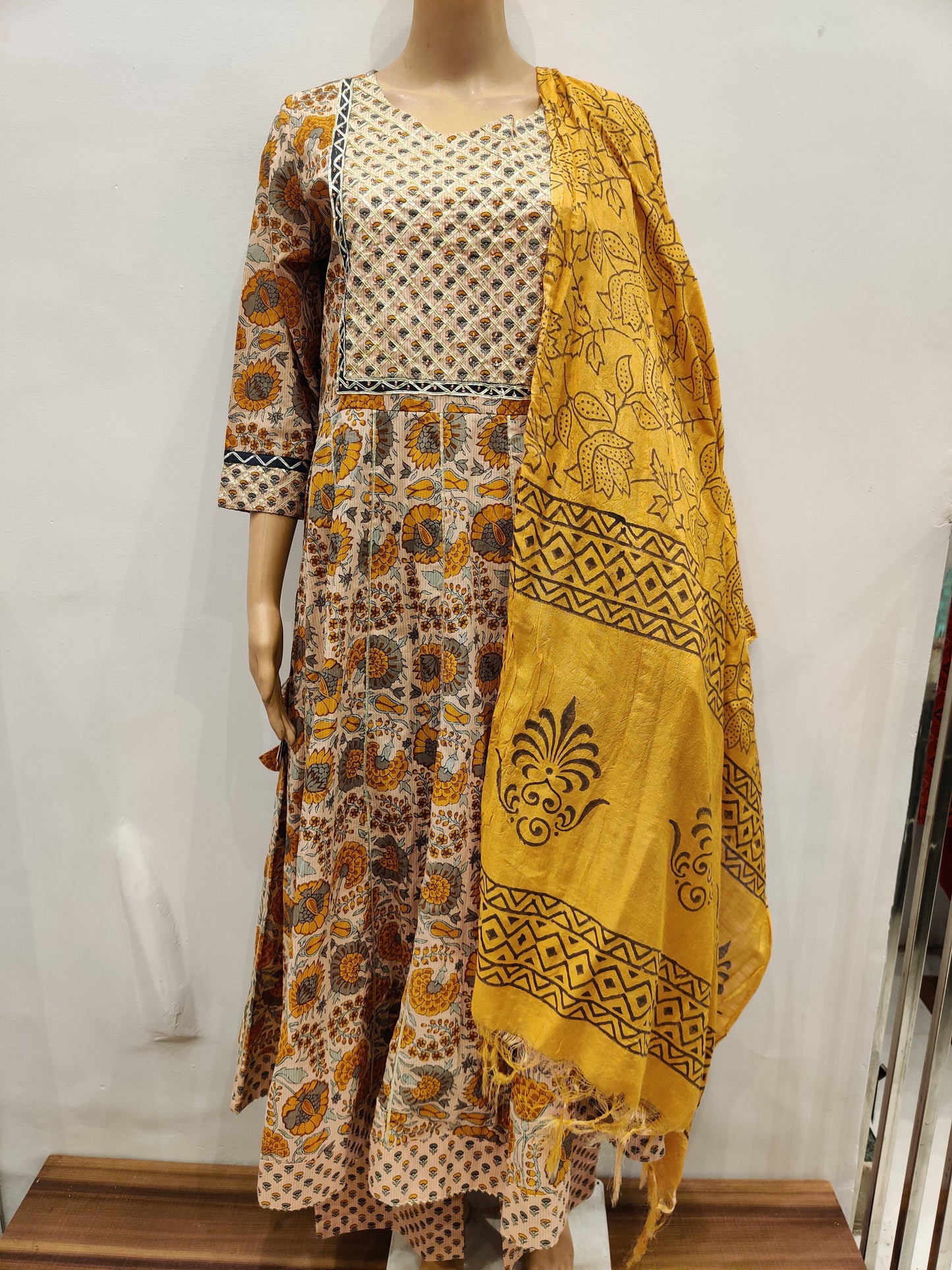 Coral Bells Kurta pant with dupatta