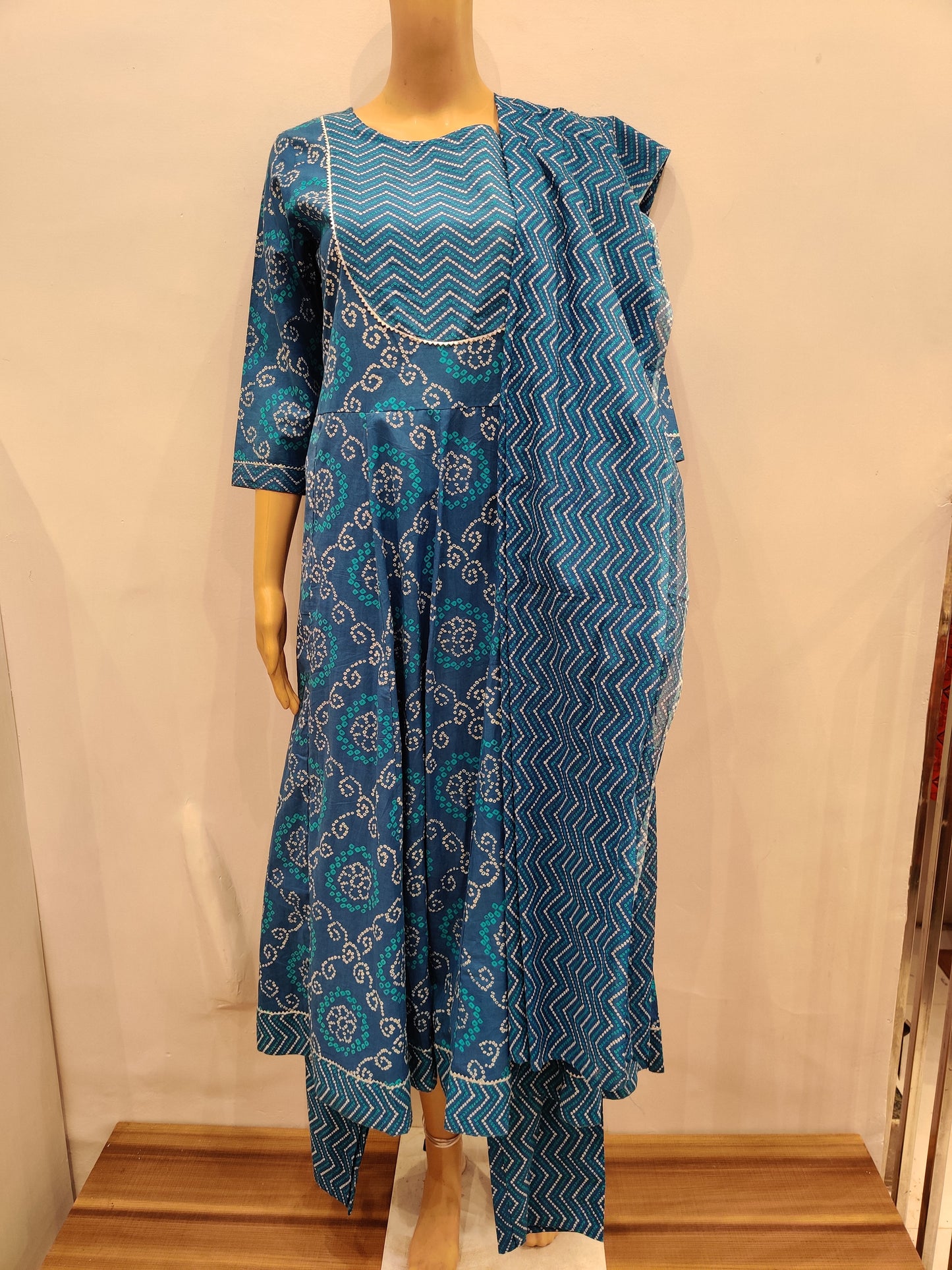 Dahlia Kurta pant dupatta set