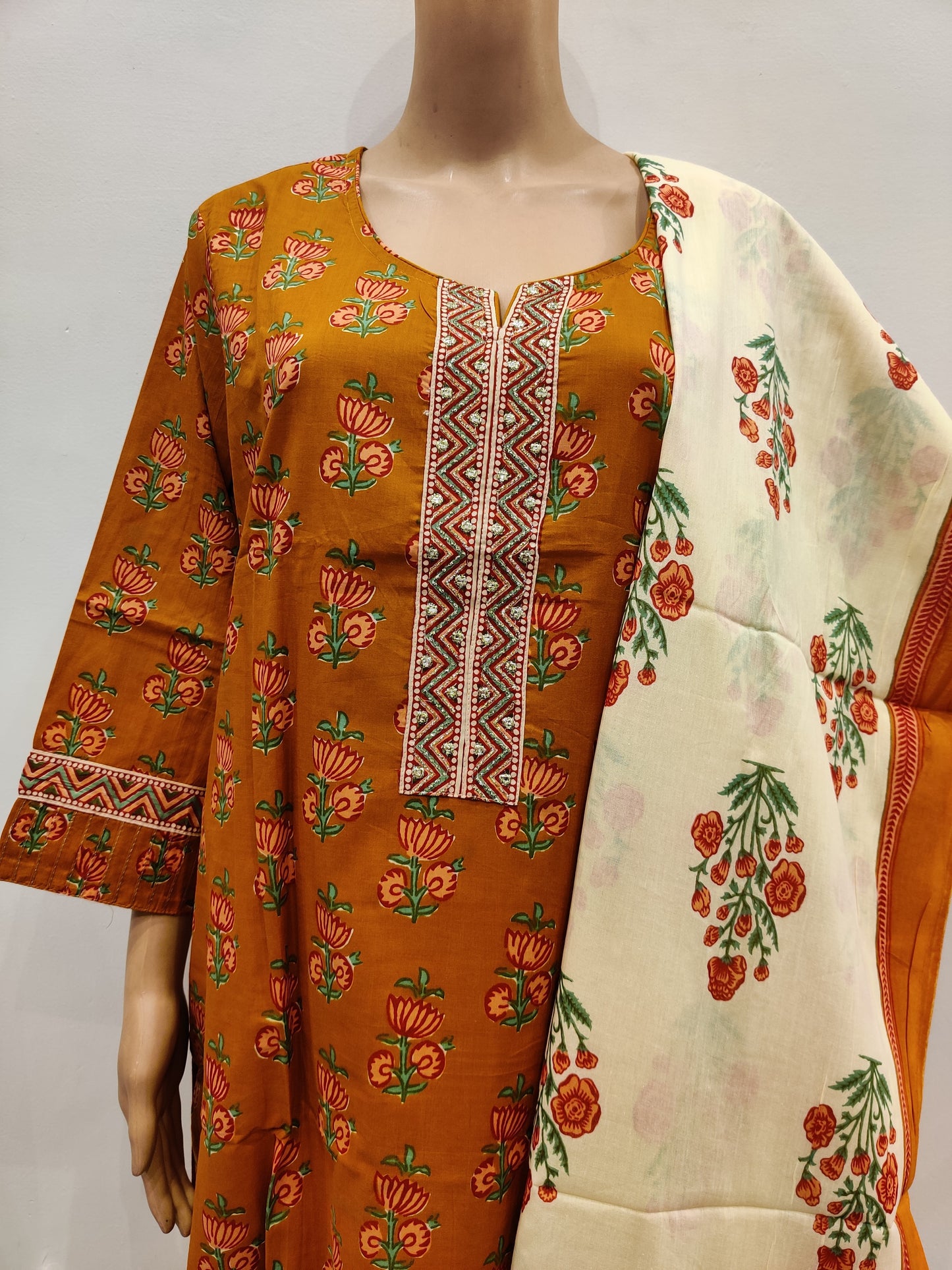 Oleander kurta pant dupatta set