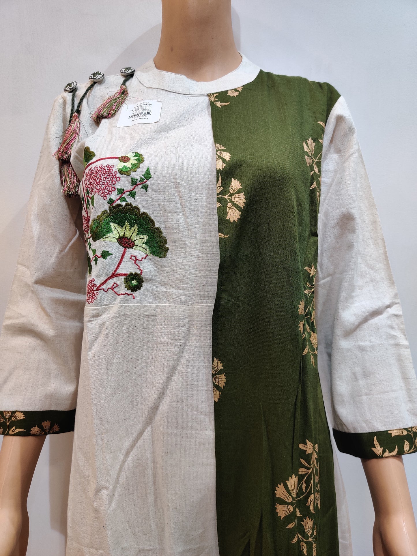 Hanging Lobster Claw Kurti