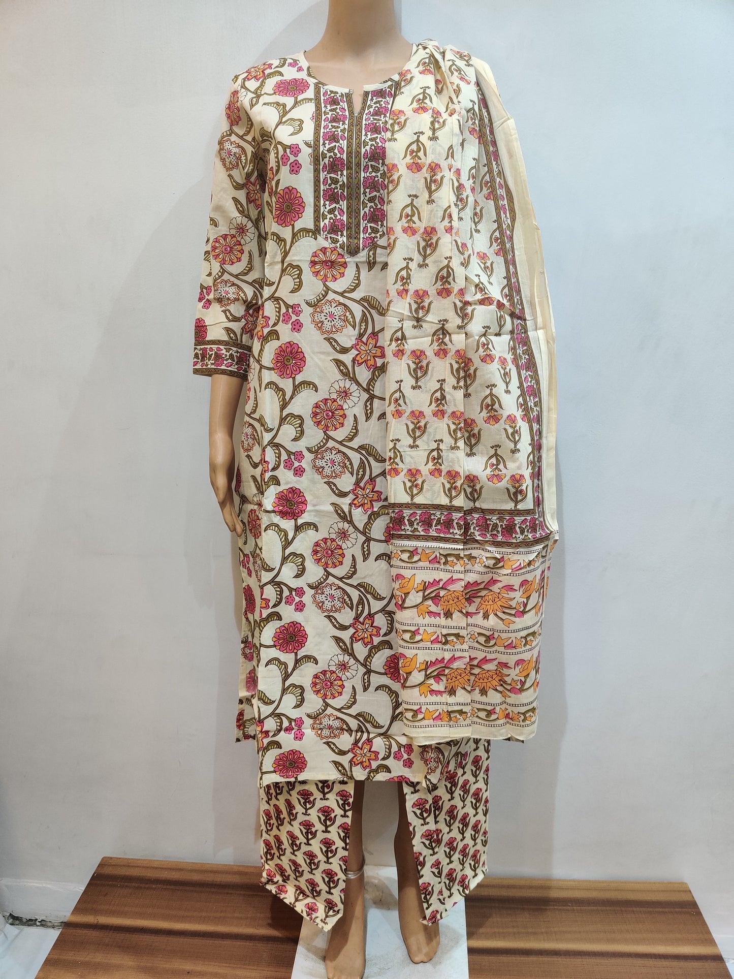 Hyssop Kurta pant dupatta set