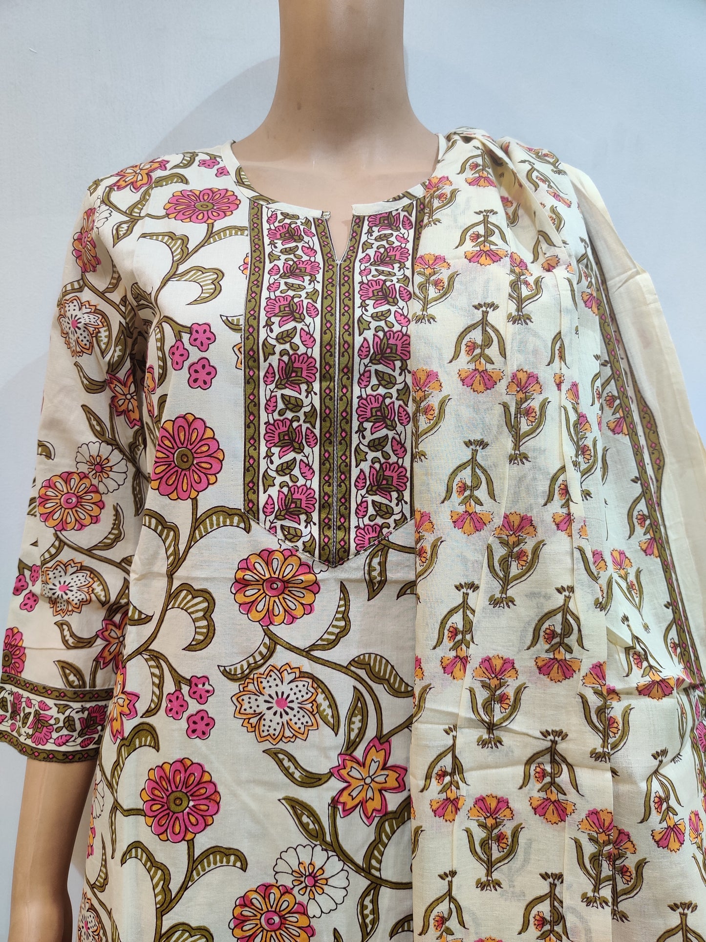Hyssop Kurta pant dupatta set