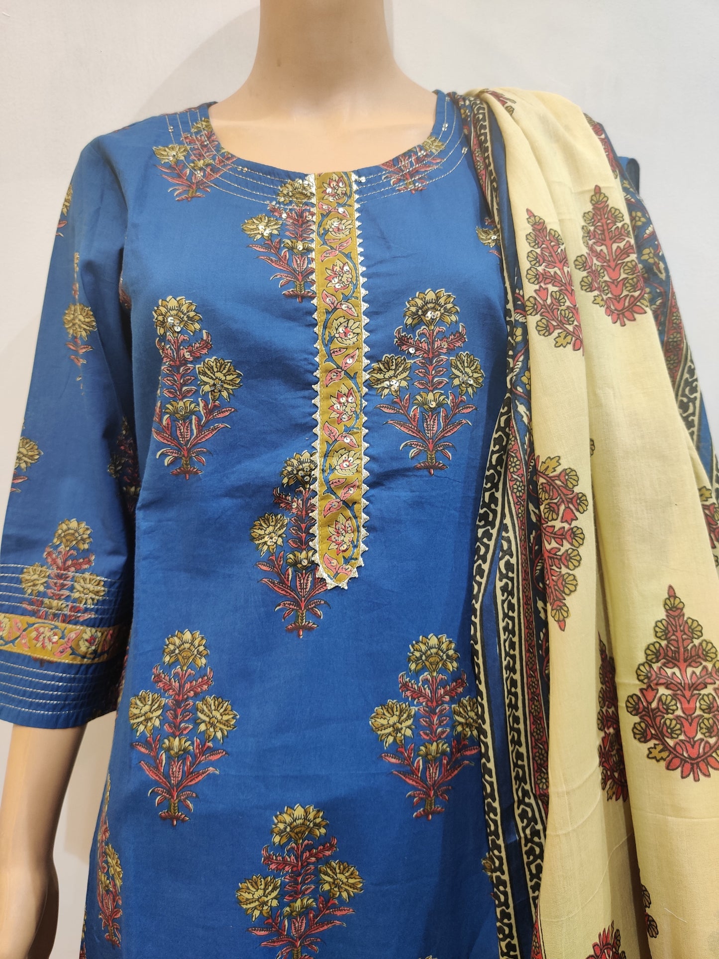 Snapdragon Kurta pant dupatta set