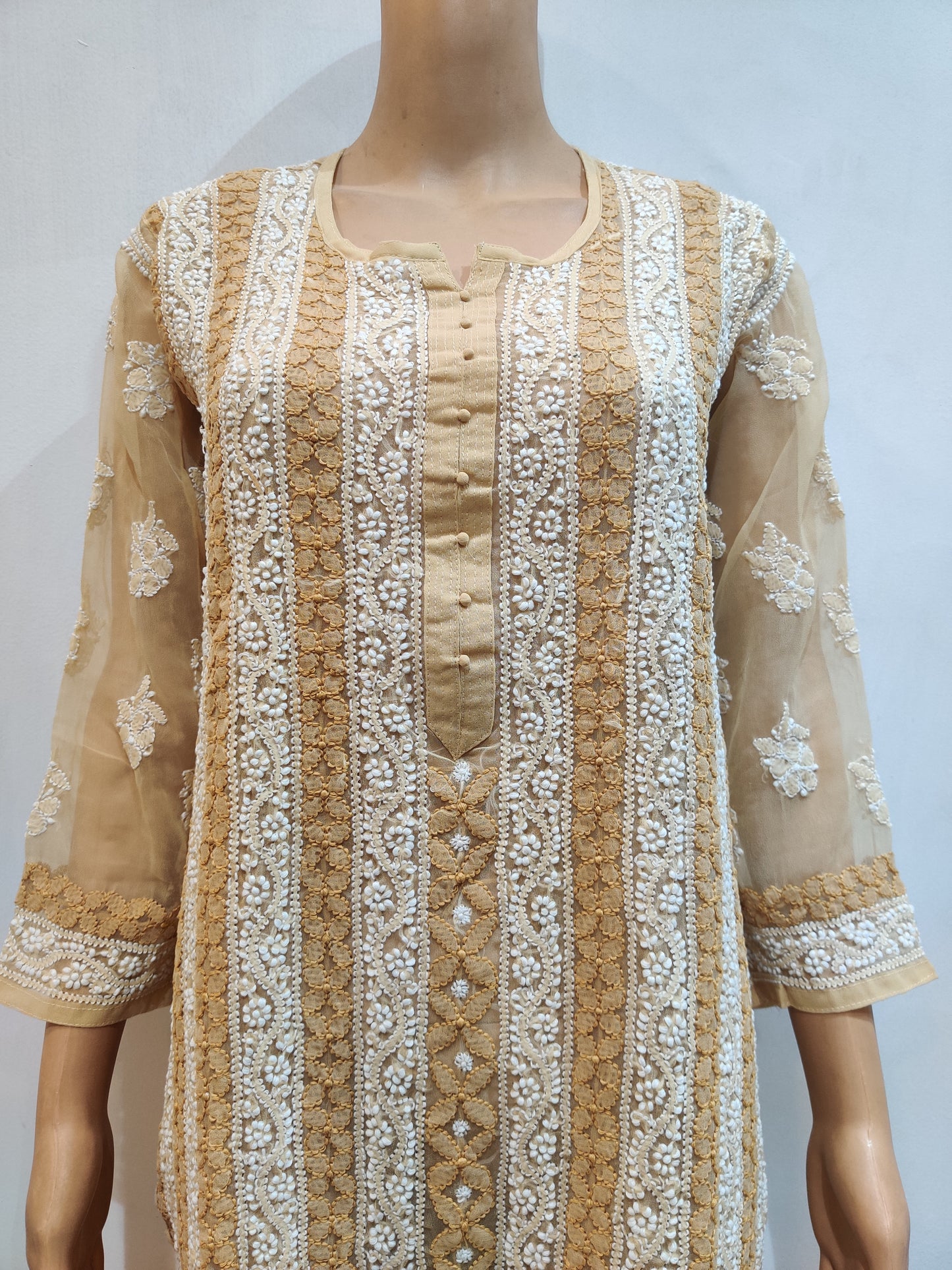 Azalea Kurti