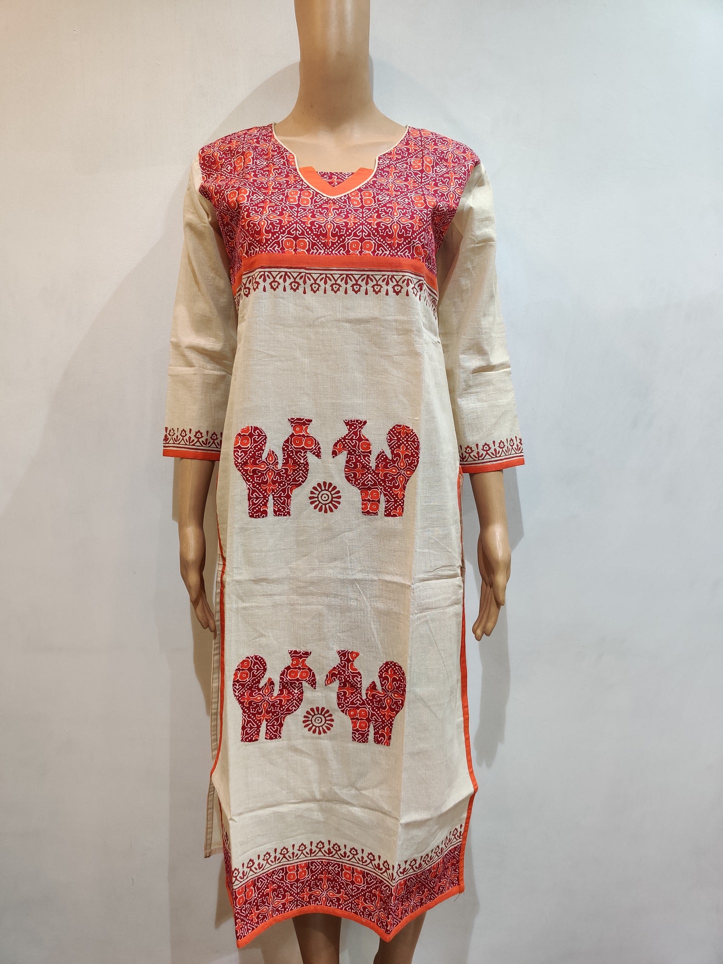 Fuchsia Kurti