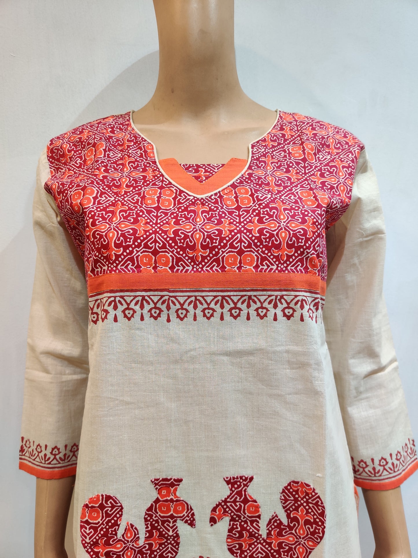 Fuchsia Kurti