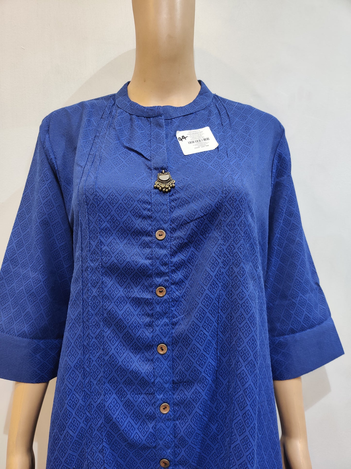 Beeblossom Kurti
