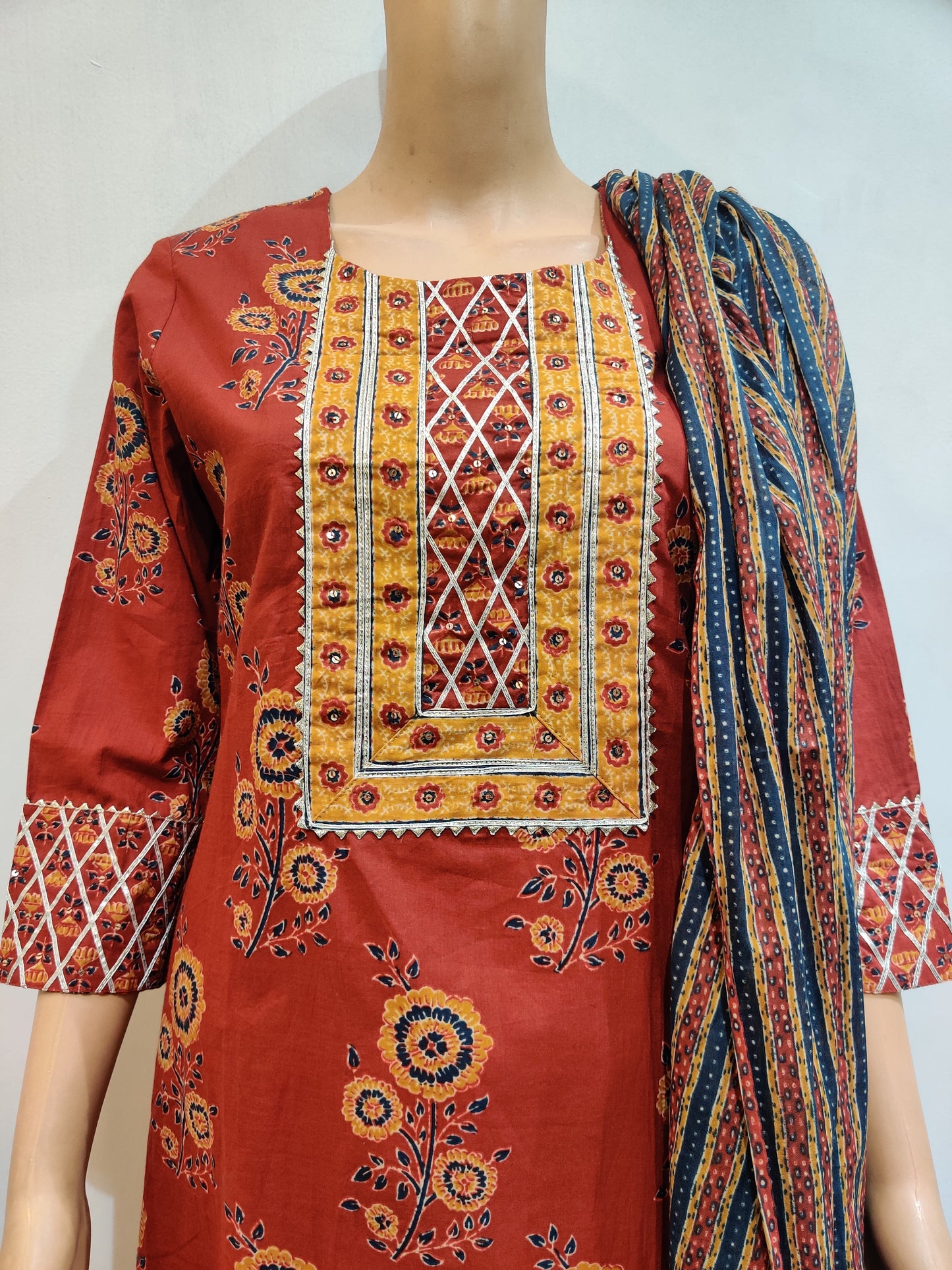 Lily-of-the-Valley Kurta pant dupatta set