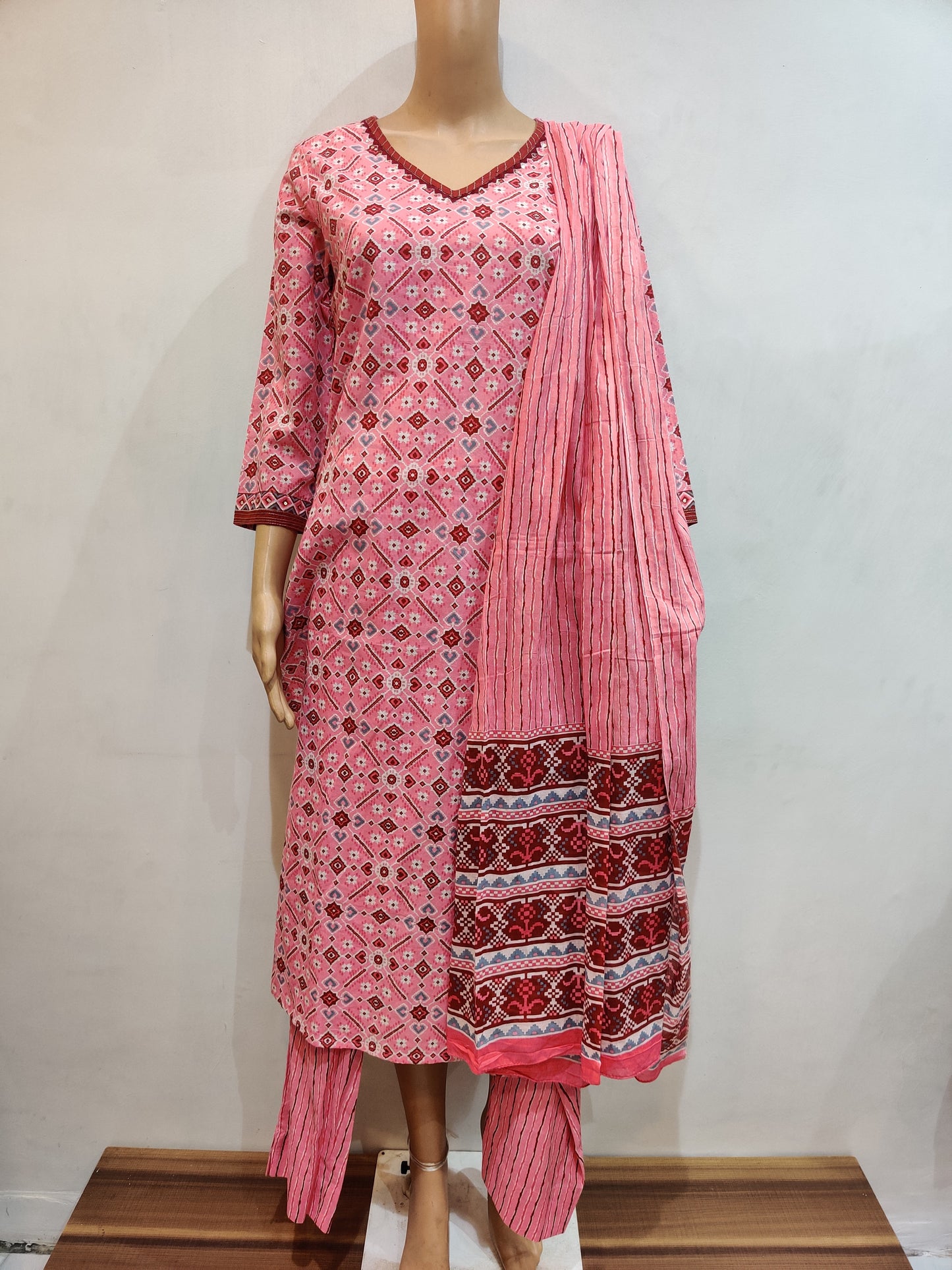Gladiolus kurta pant dupatta set