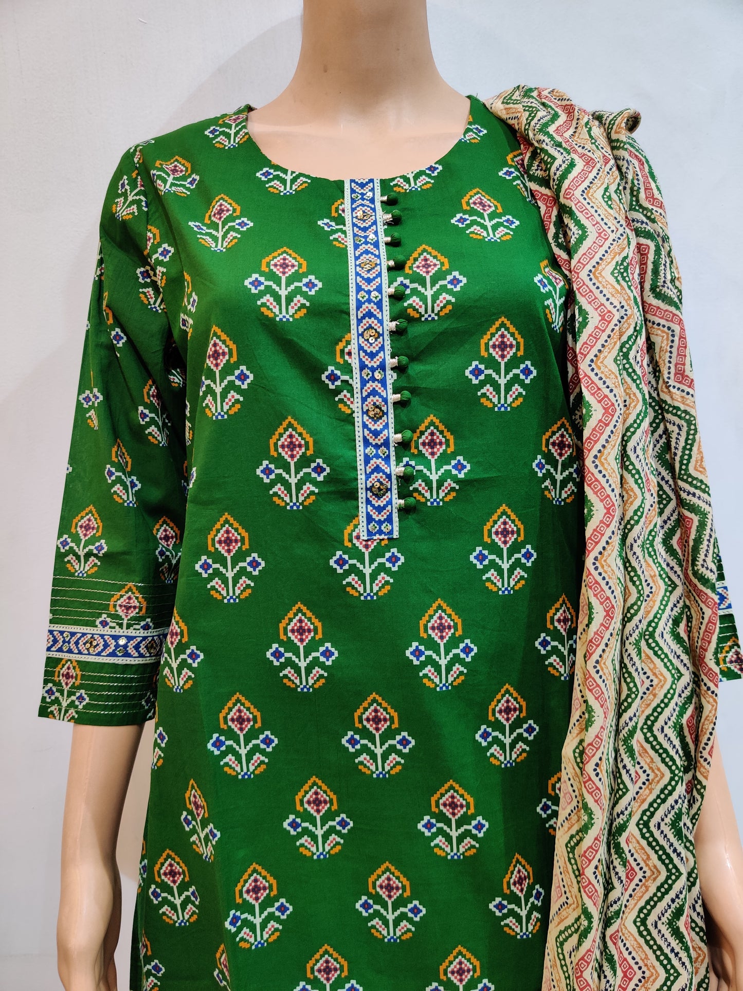 Artemisia Kurti