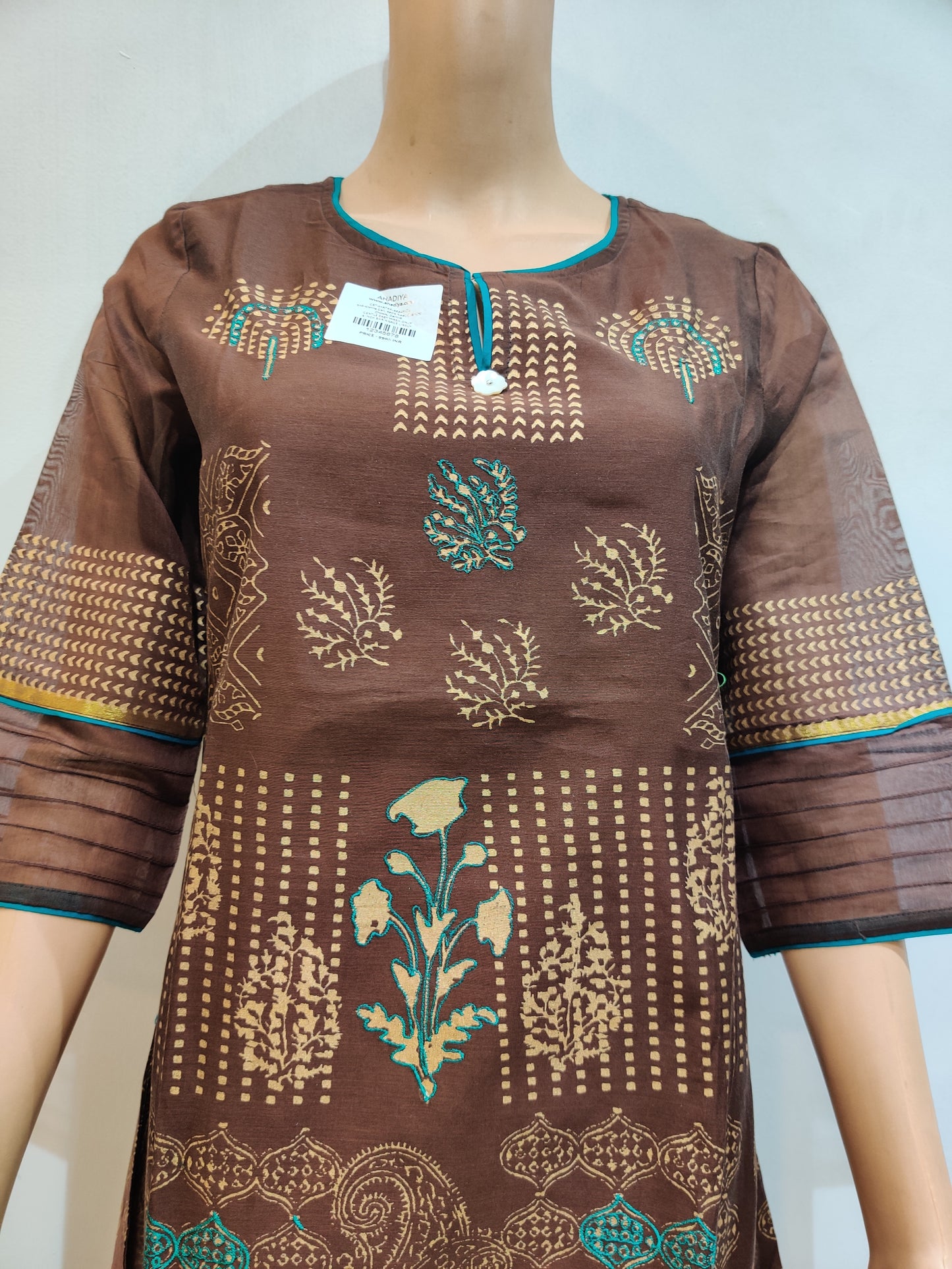 Aster Kurti