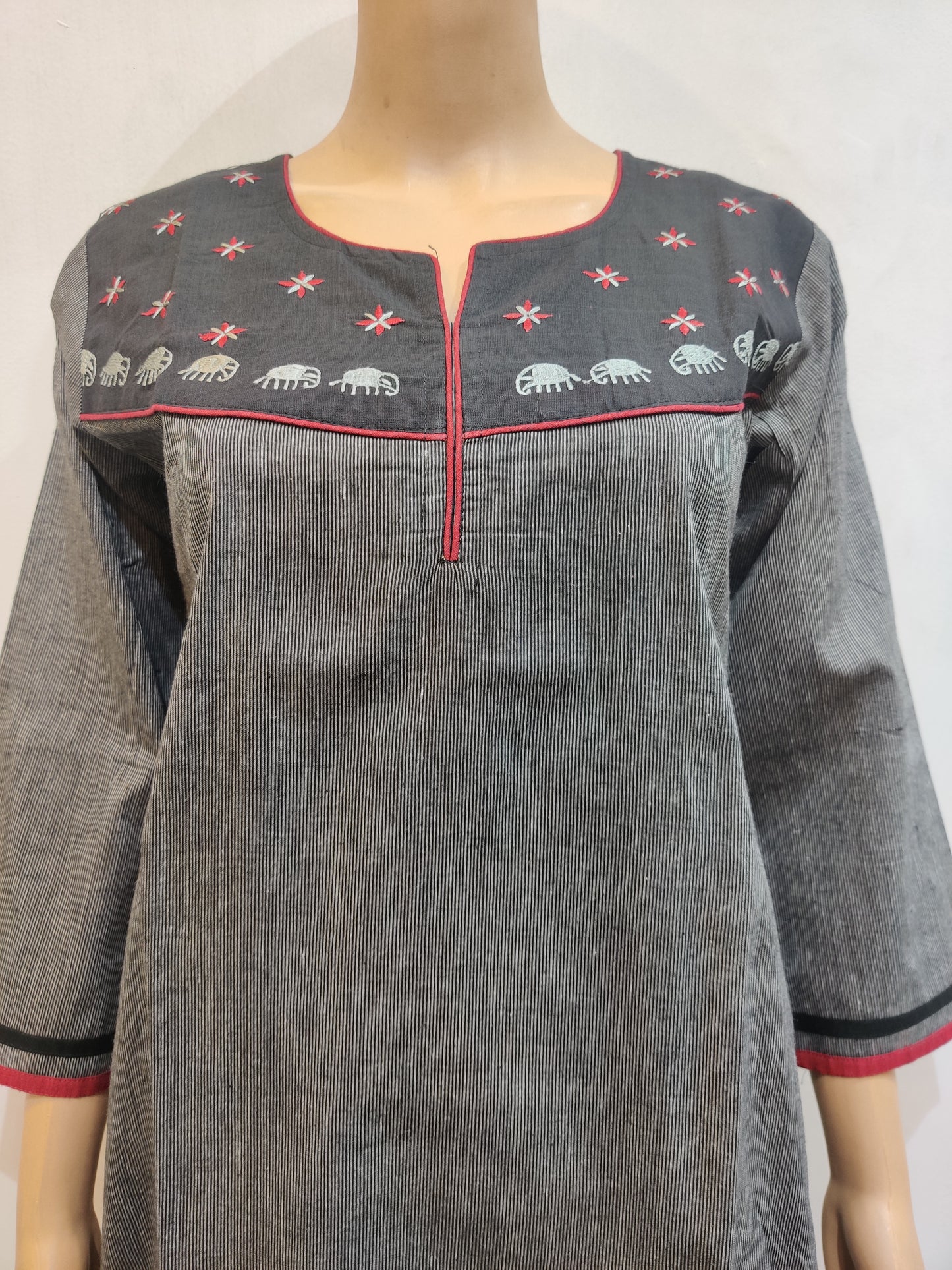Kund Pushpa Kurta