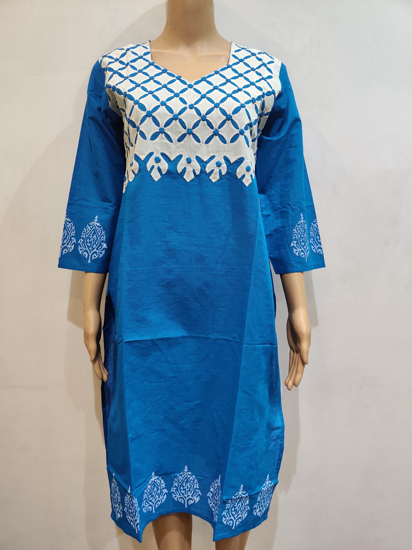 Kamini Kurta