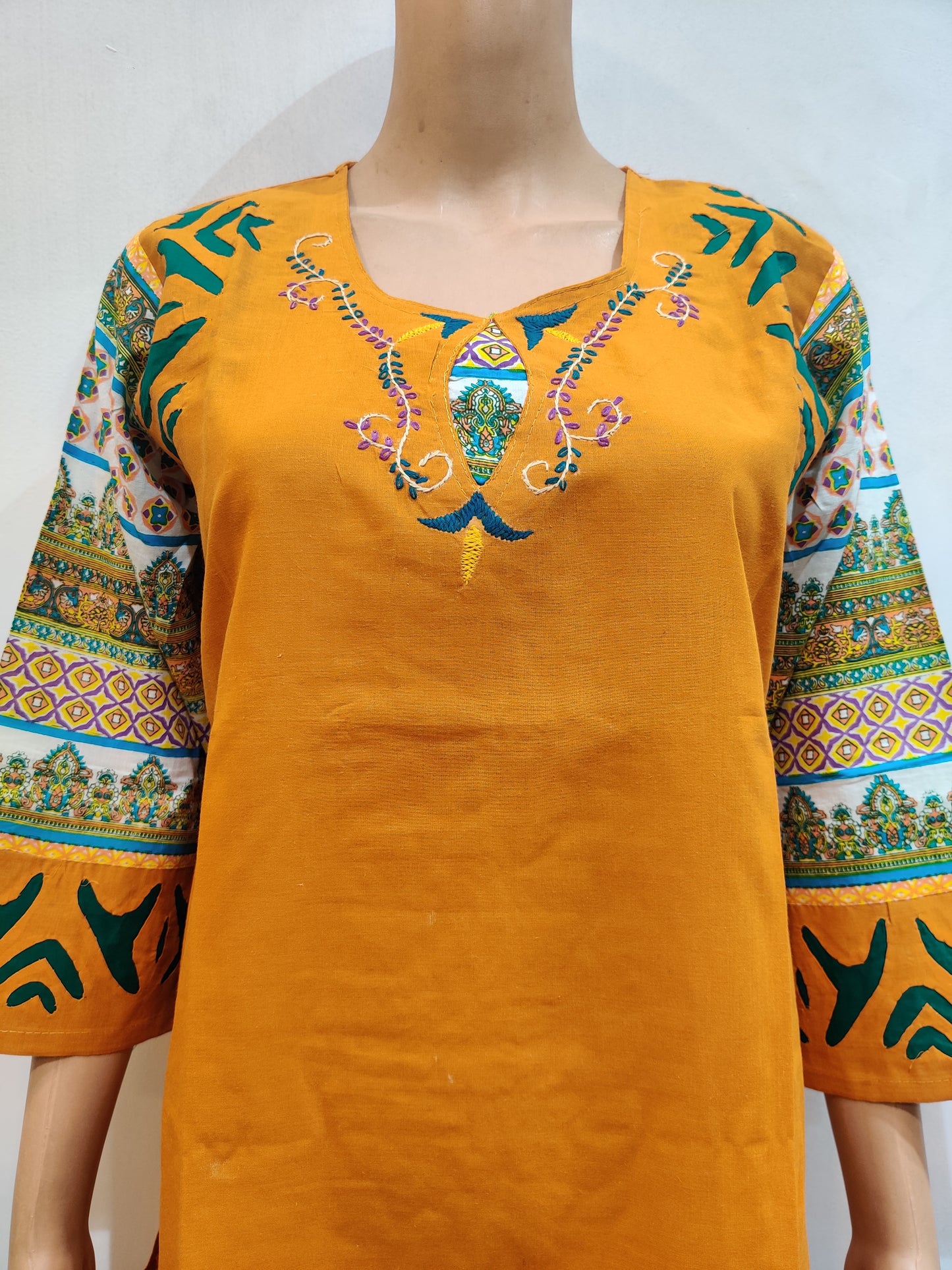 Jiniya Kurti