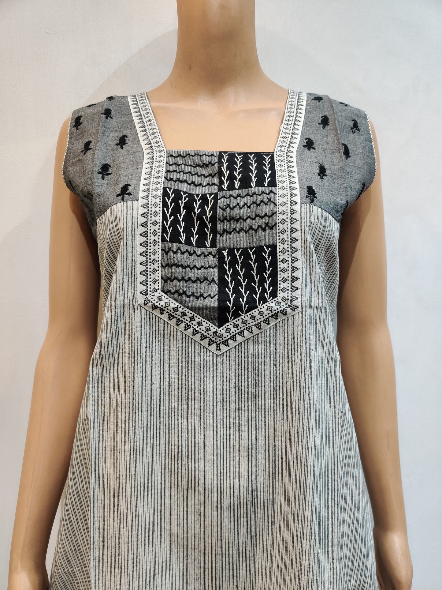Neelkamal Kurti