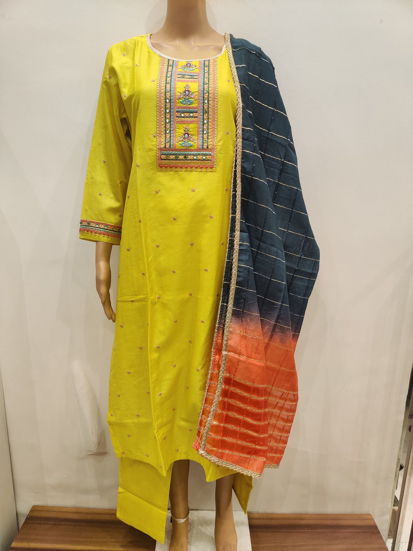 Surajmukhi Kurta