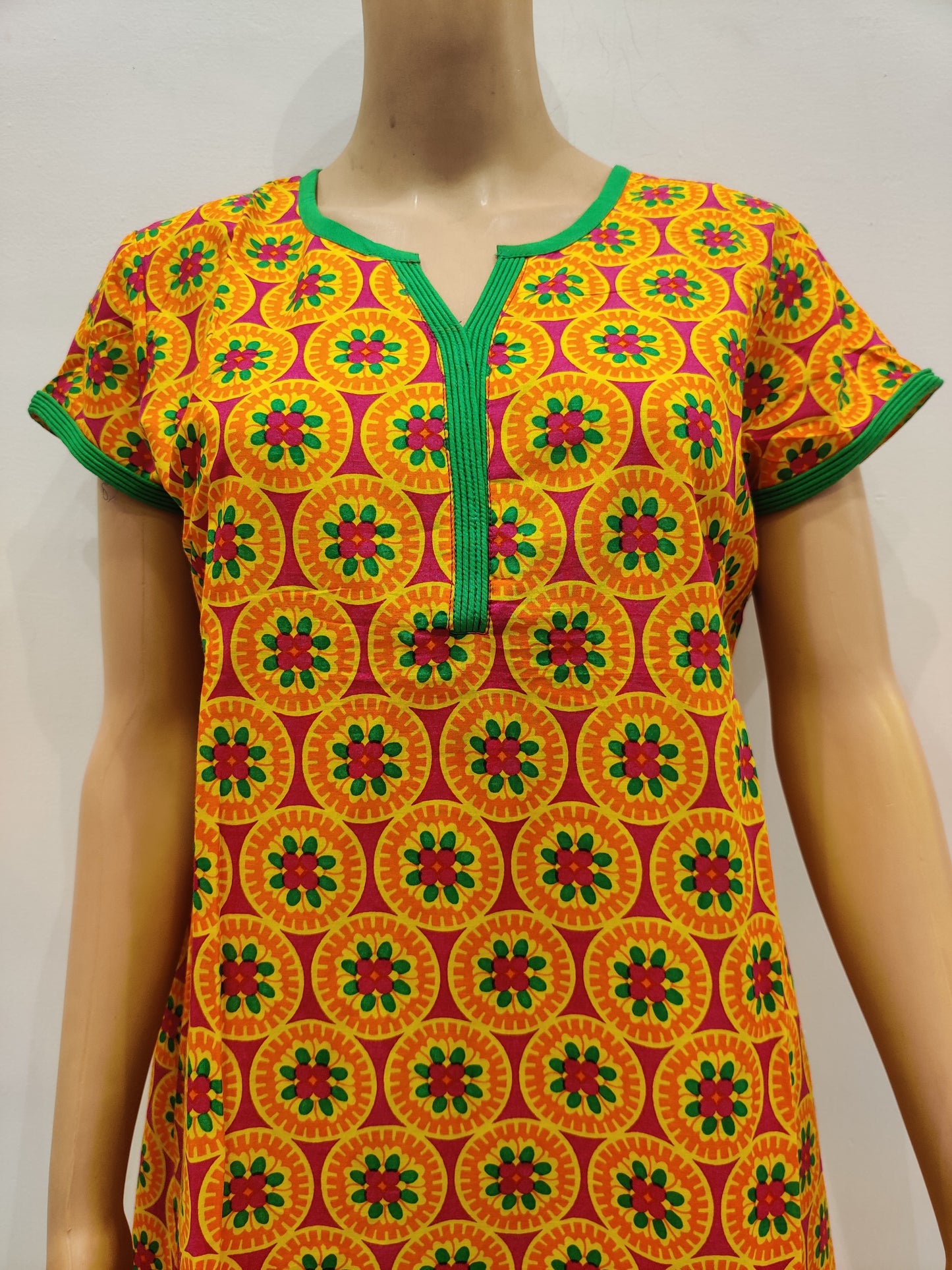 Aster Kurti