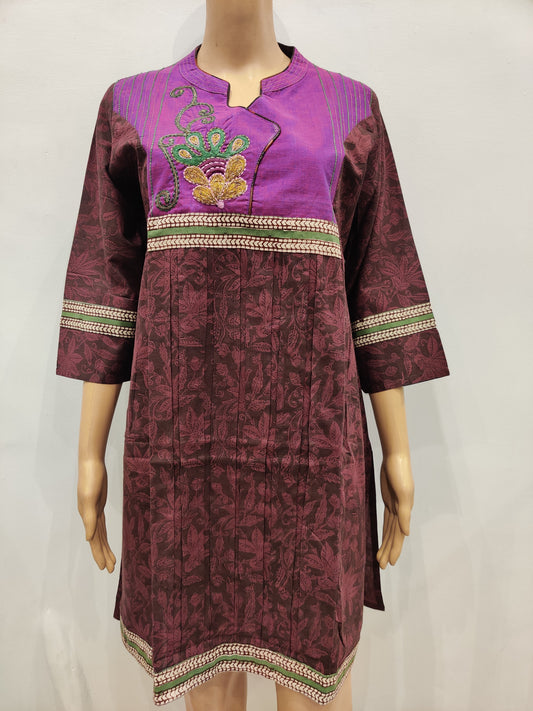 Freesia Kurti