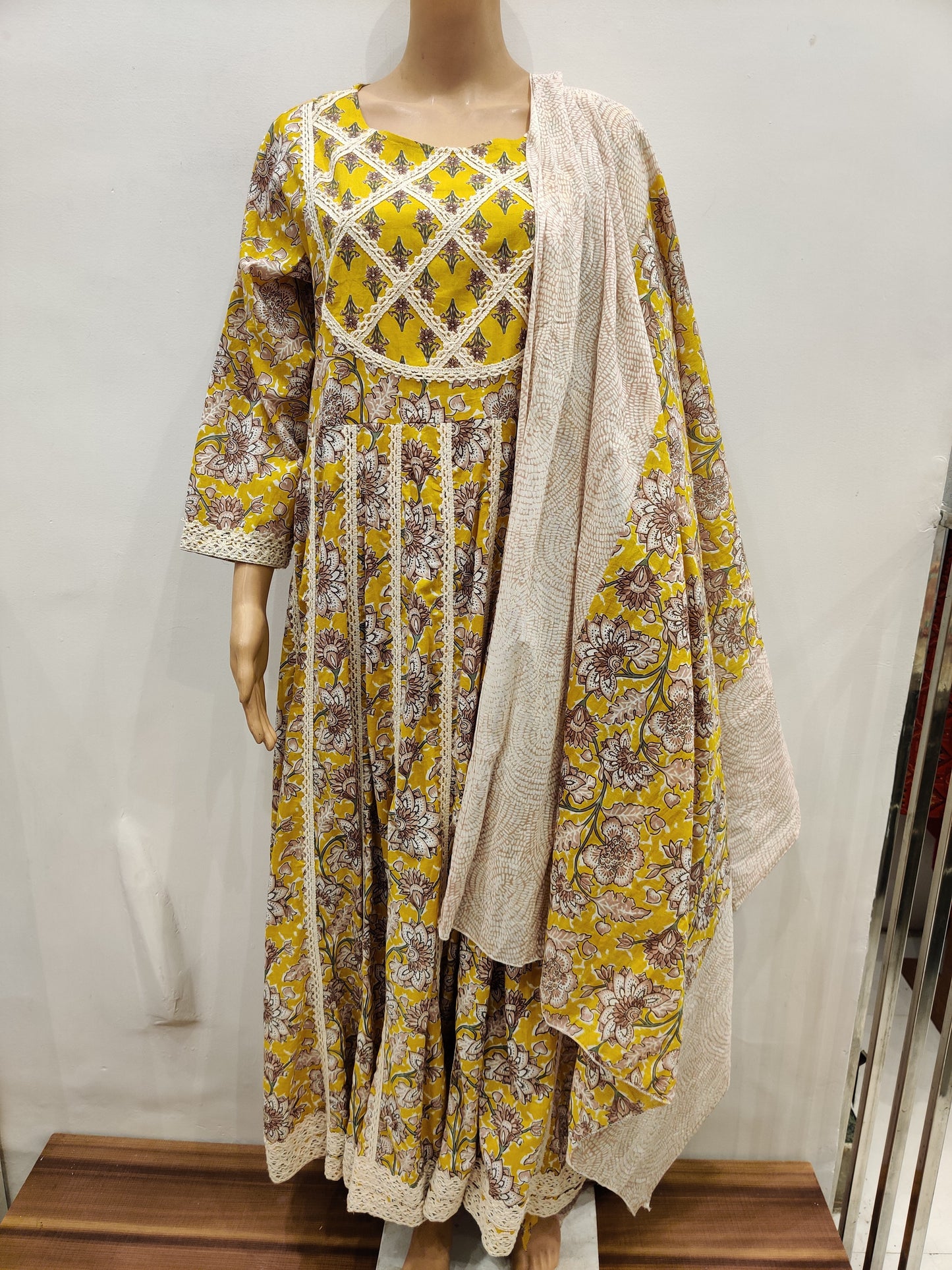 Foxglove Kurti pant with dupatta