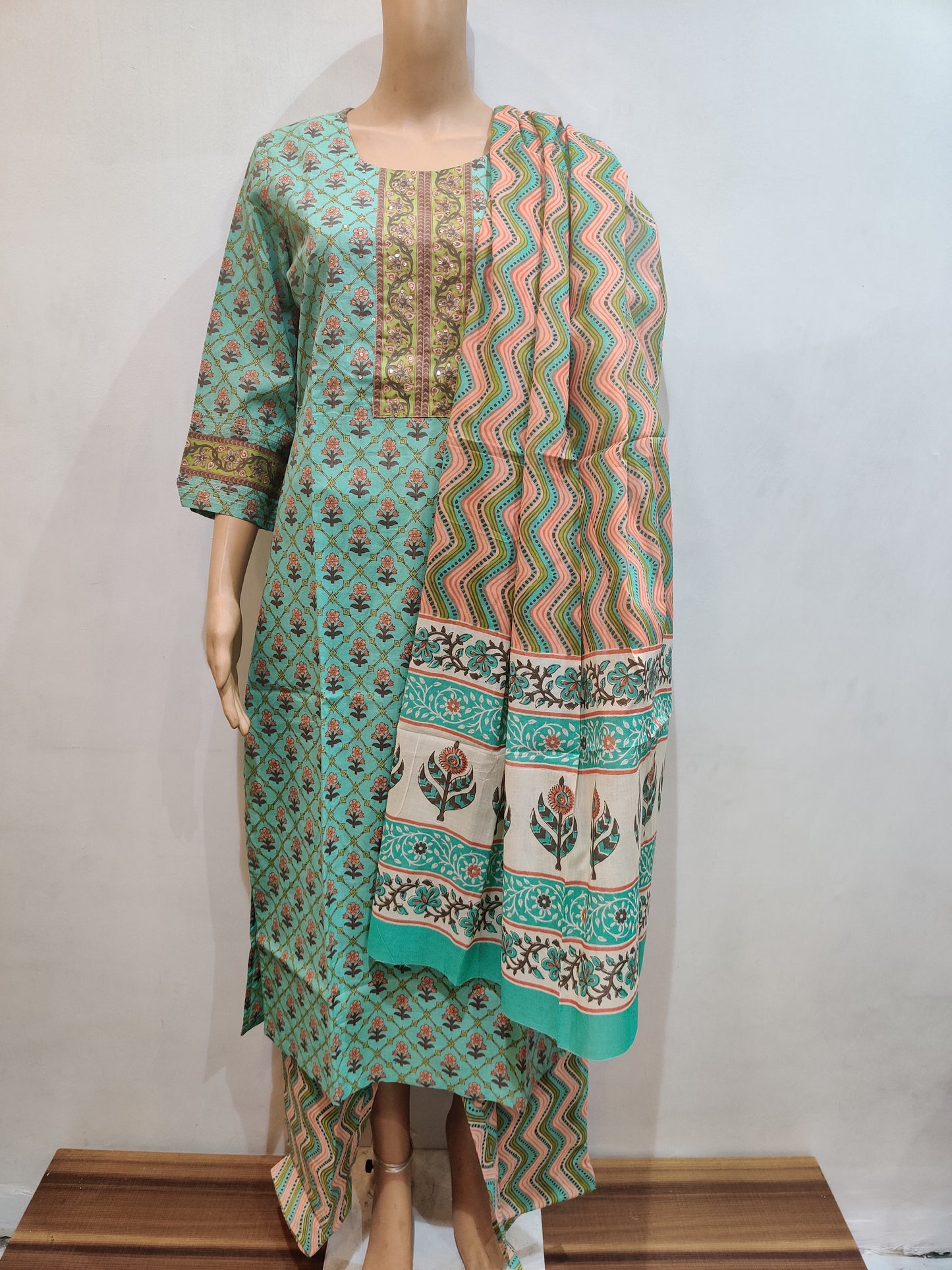 Snowdrop Kurta pant dupatta set