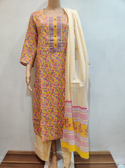 Shasta Daisy Kurta pant dupatta set