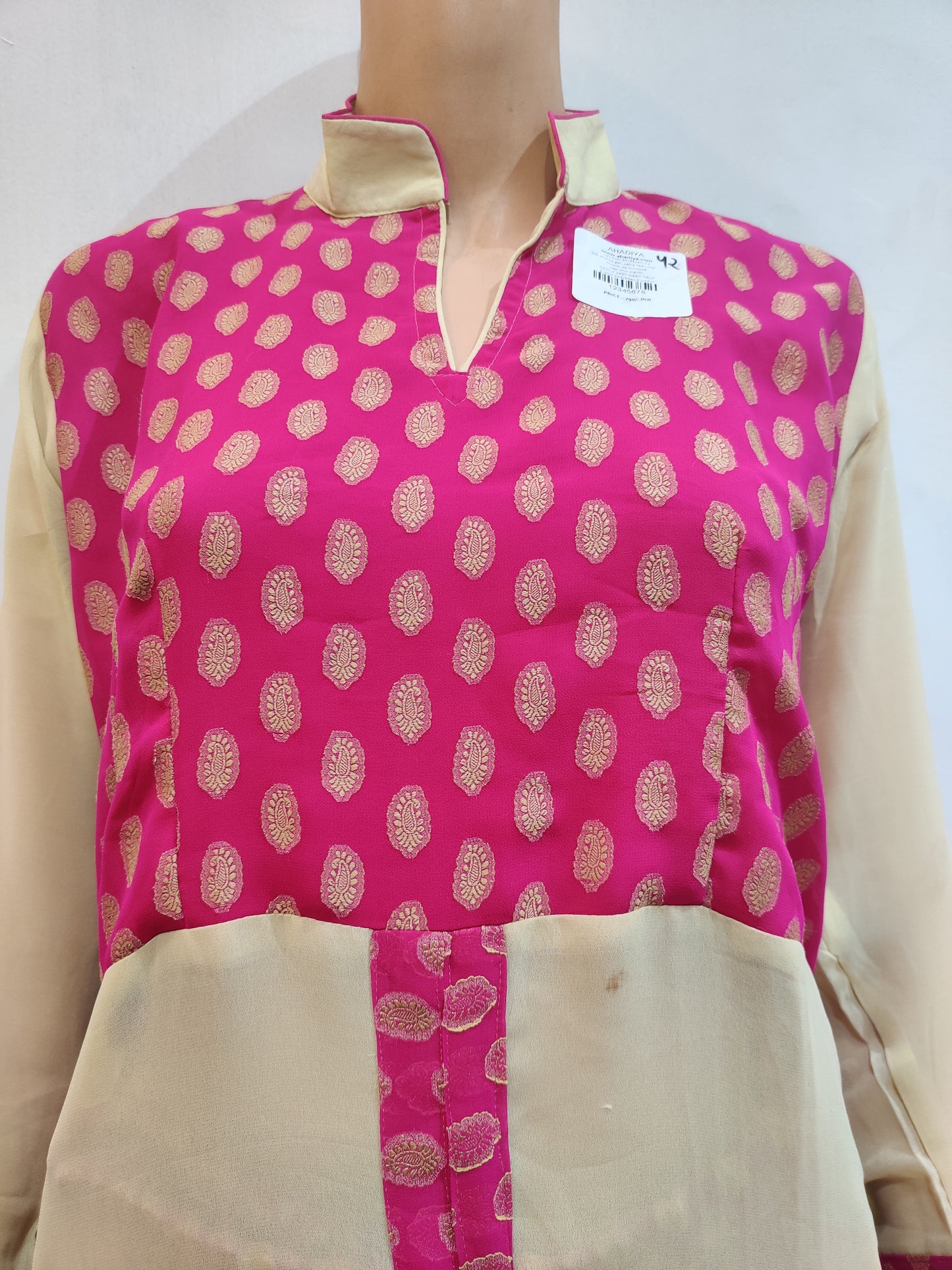 Kangaroo Paw Kurti with pants