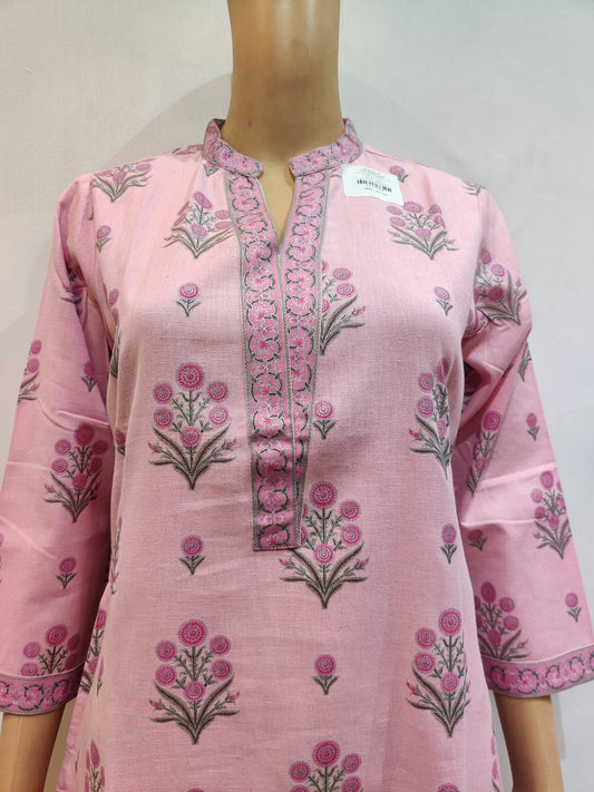 Pinks Kurti