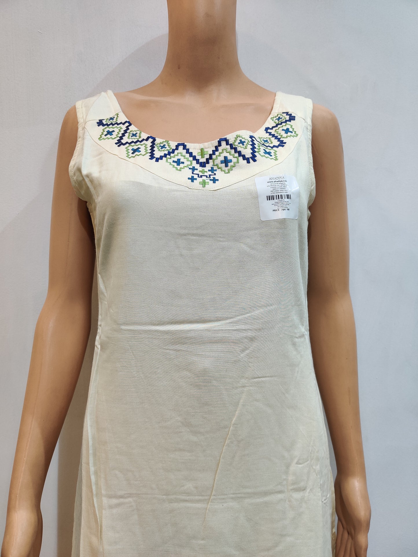 Ixora Kurti