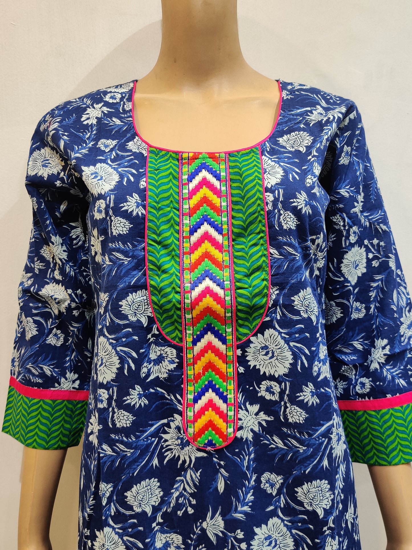 Hibiscus Kurti