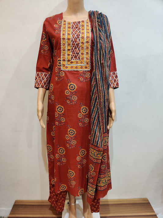 Lily-of-the-Valley Kurta pant dupatta set
