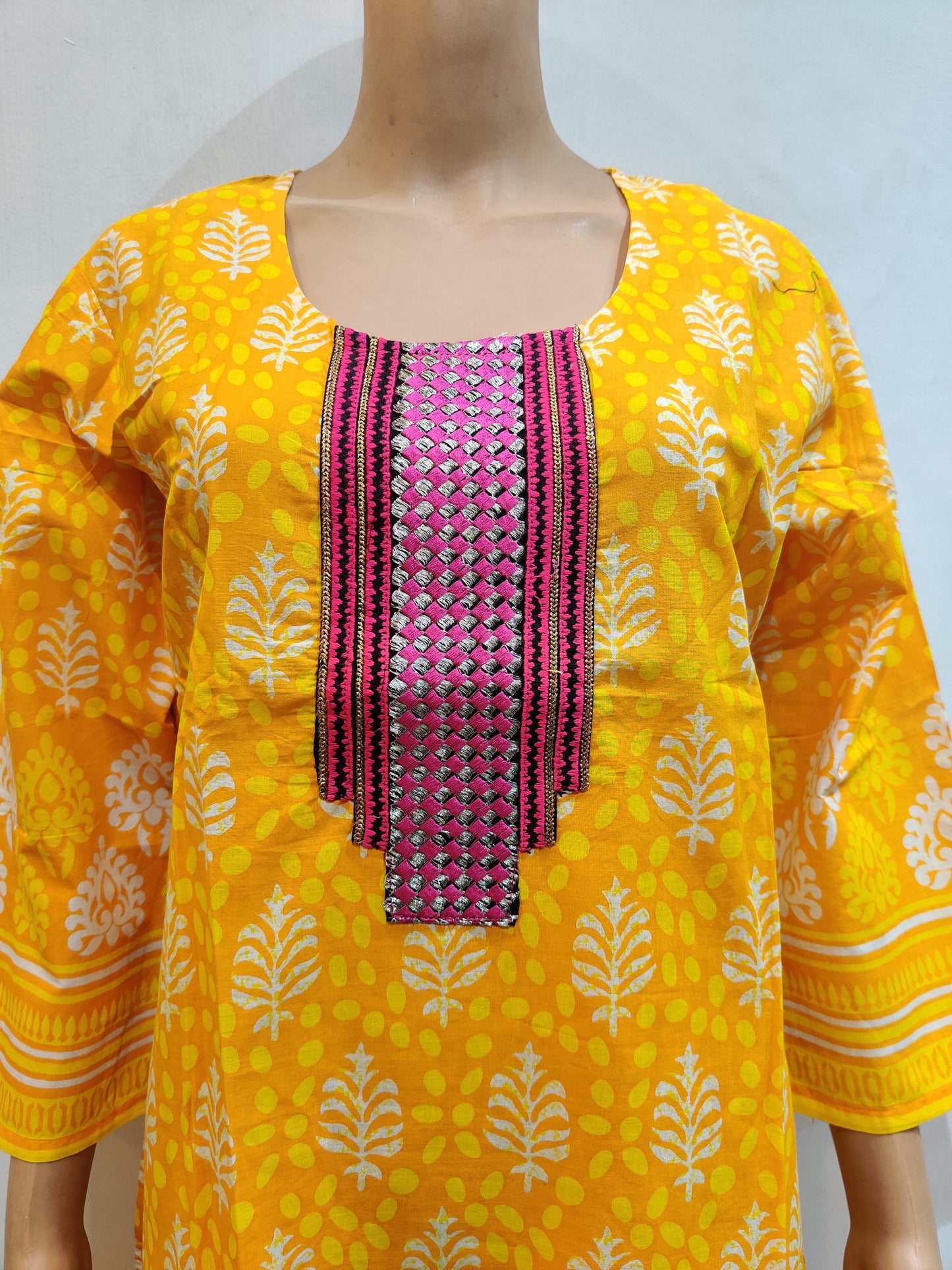 Amaltas Kurti