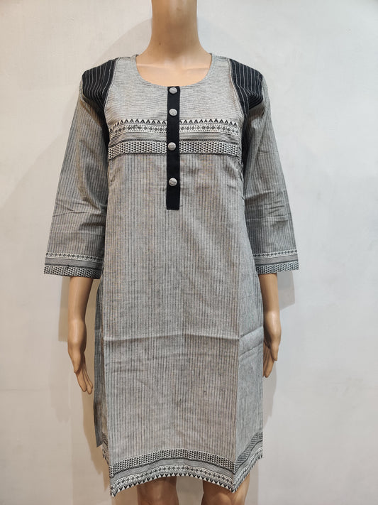 Madhavi Kurta