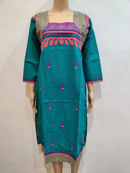 Kalmia Kurta