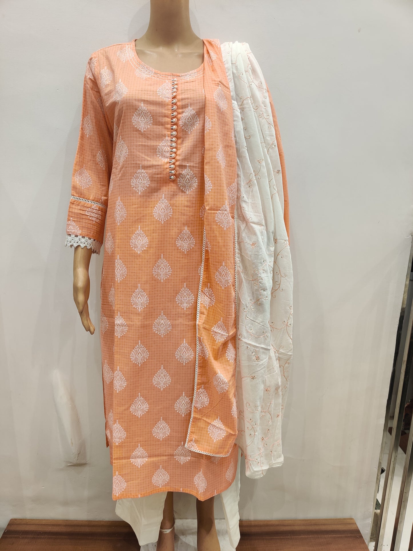 Ranunculus Flower Kurti